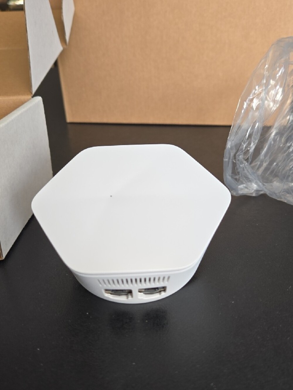 White Hexagonal Wireless Networking Device - Picture 2 of 3